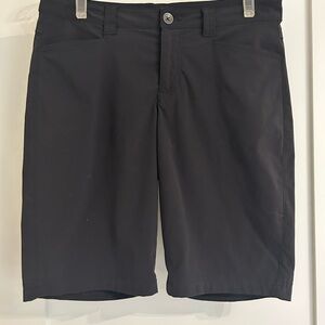 Eddie Bauer Women's Mid Rise Black Bermuda Shorts